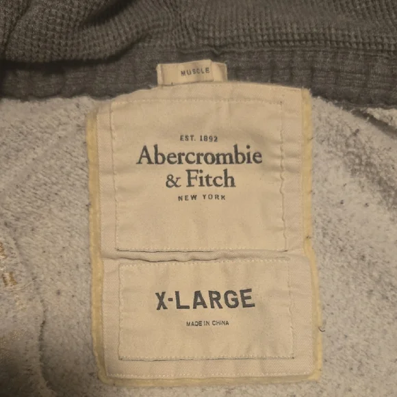 Abercrombie & Fitch Gray Knit Sweater - Picture 2 of 3